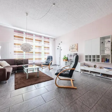 別荘 Hunsrueckliebe Mit Privater Aussensauna *